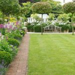 5 Mistakes To Avoid When Weeding Your Landscaped Garden